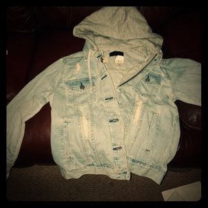 Kendle &Kylie HOODED Jean jacket! Distressed